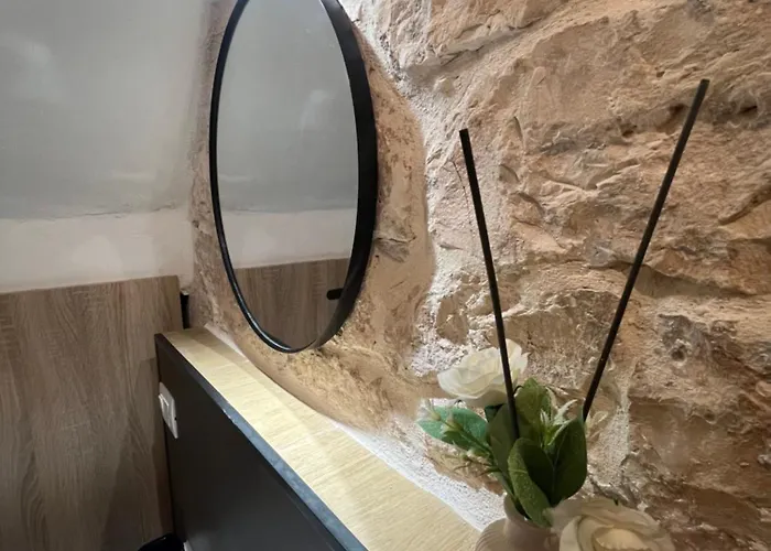 Dimora Lapis بيت للعطل كاستيلانا غروتي